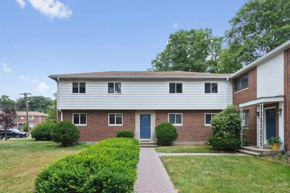 Unit for sale at 208 Bishop Dr, Framingham, MA 01702
