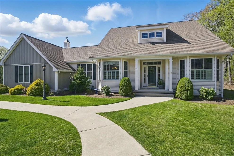 Unit for sale at 64 Braeburn Ln, Ashland, MA 01721
