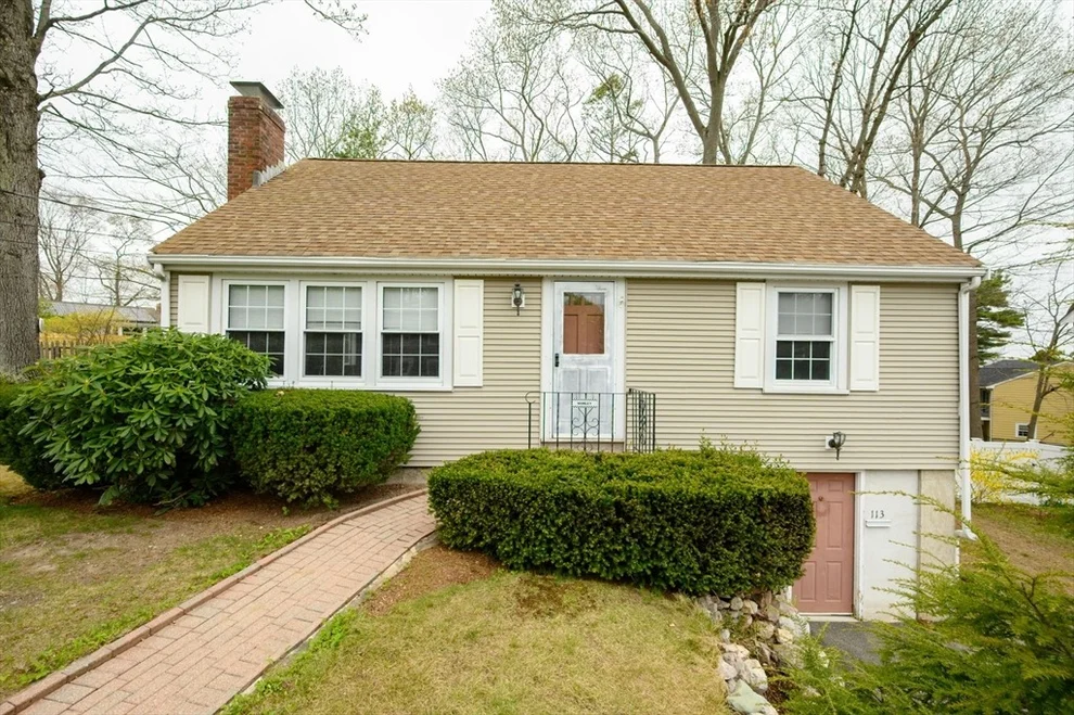 Unit for sale at 113 Ledgewood Rd, Dedham, MA 02026