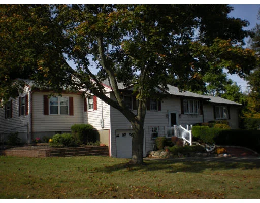 Unit for sale at 9 Pierce Rd, Marshfield, MA 02050