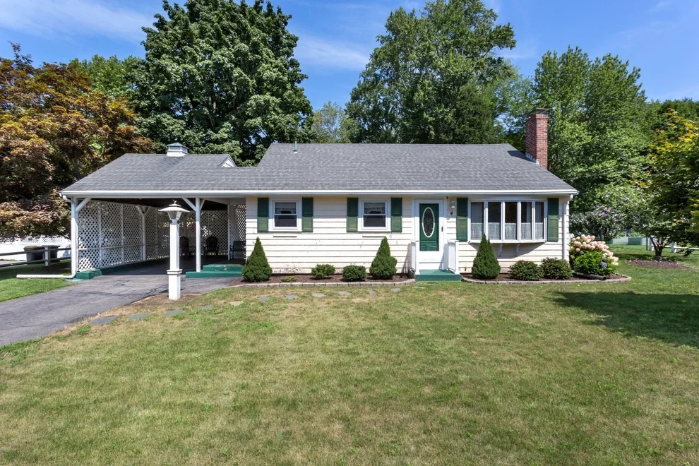 Unit for sale at 4 Southgate Rd, Franklin, MA 02038