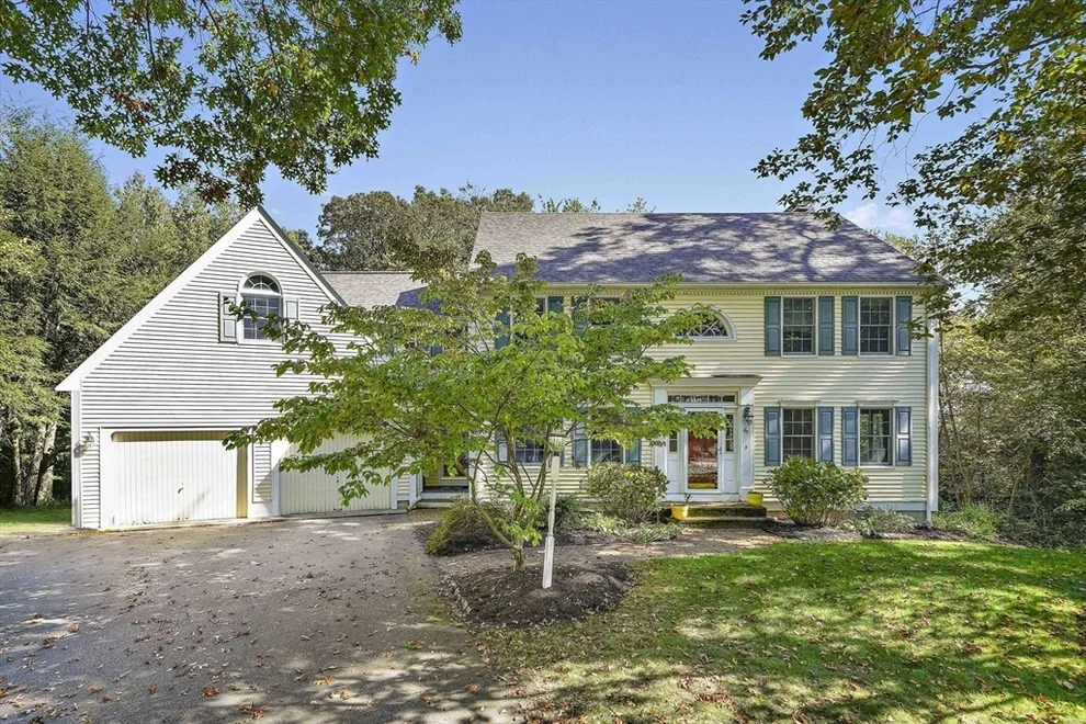 Unit for sale at 16 Millstone Ln, Weymouth, MA 02190