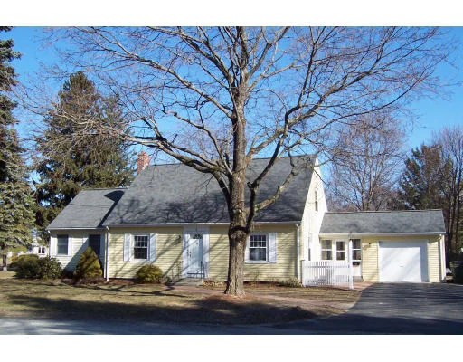 Unit for sale at 4 West Ct, Oxford, MA 01540