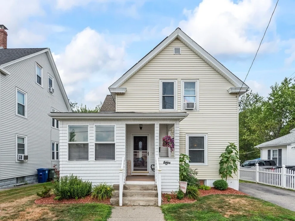 Unit for sale at 27 Elm Hill Ave, Leominster, MA 01453