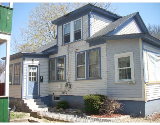 Unit for sale at 17.5 Rockingham St, Lowell, MA 01852