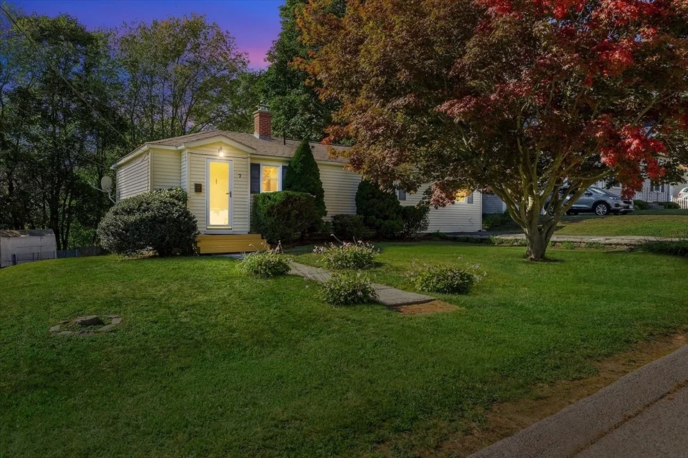 Unit for sale at 7 Carroll St, Auburn, MA 01501