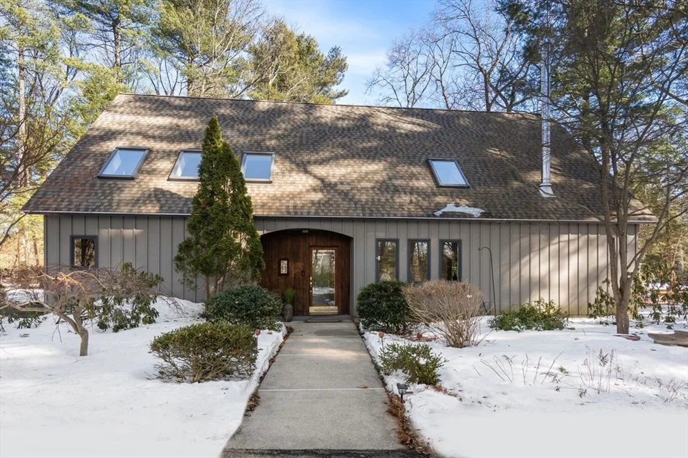 Unit for sale at 85 Lake Road Ter, Wayland, MA 01778