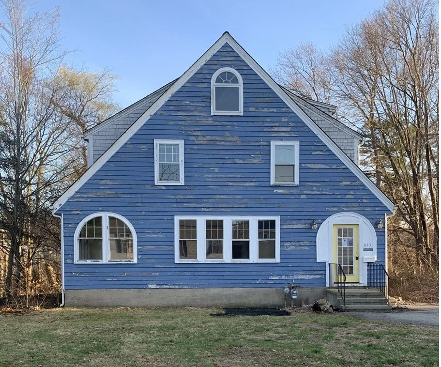 Unit for sale at 823 Market St, Rockland, MA 02370