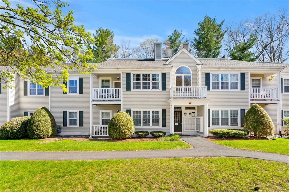 Unit for sale at 400 Brookside Dr, Andover, MA 01810