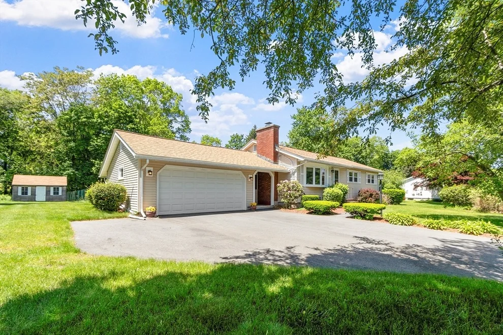 Unit for sale at 7 Gail Street, Chelmsford, MA 01824