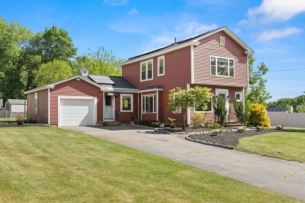 Unit for sale at 3 Scotland Heights Rd, Haverhill, MA 01832
