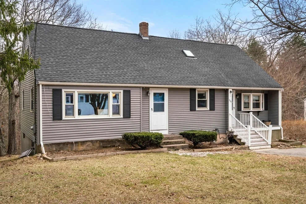 Unit for sale at 110 Oak St, Foxboro, MA 02035
