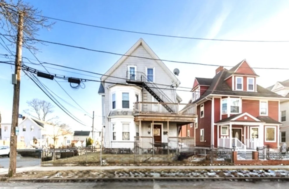 Unit for sale at 16 Salem St, Lynn, MA 01905