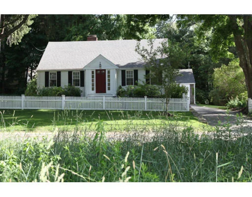 Unit for sale at 29 South Pleasant Street, Hingham, MA 02043