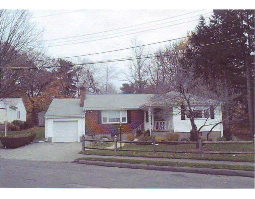 Unit for sale at 5 Magnolia Ter, Wakefield, MA 01880