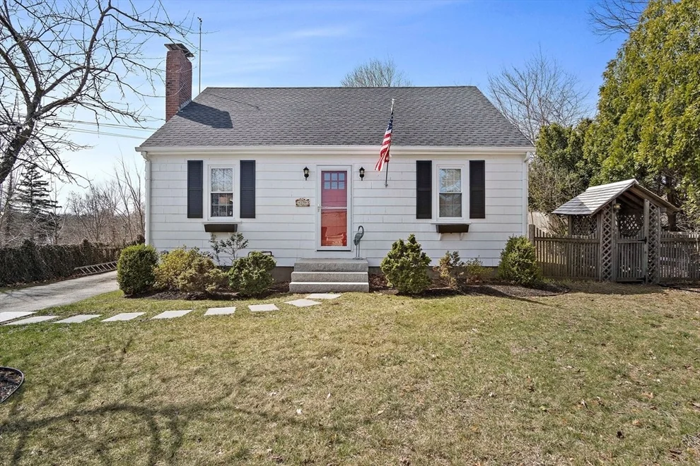 Unit for sale at 19 Essex Rd, Ipswich, MA 01938