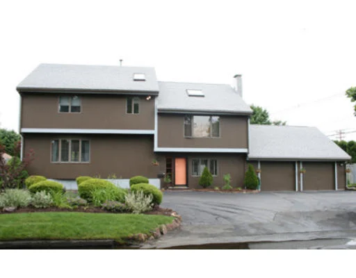 Unit for sale at 15 Maple Street, Lynnfield, MA 01940