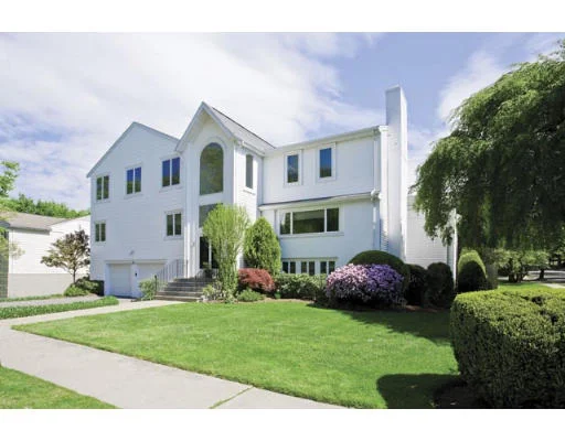 Unit for sale at 116 Old Farm Road, Newton, MA 02459