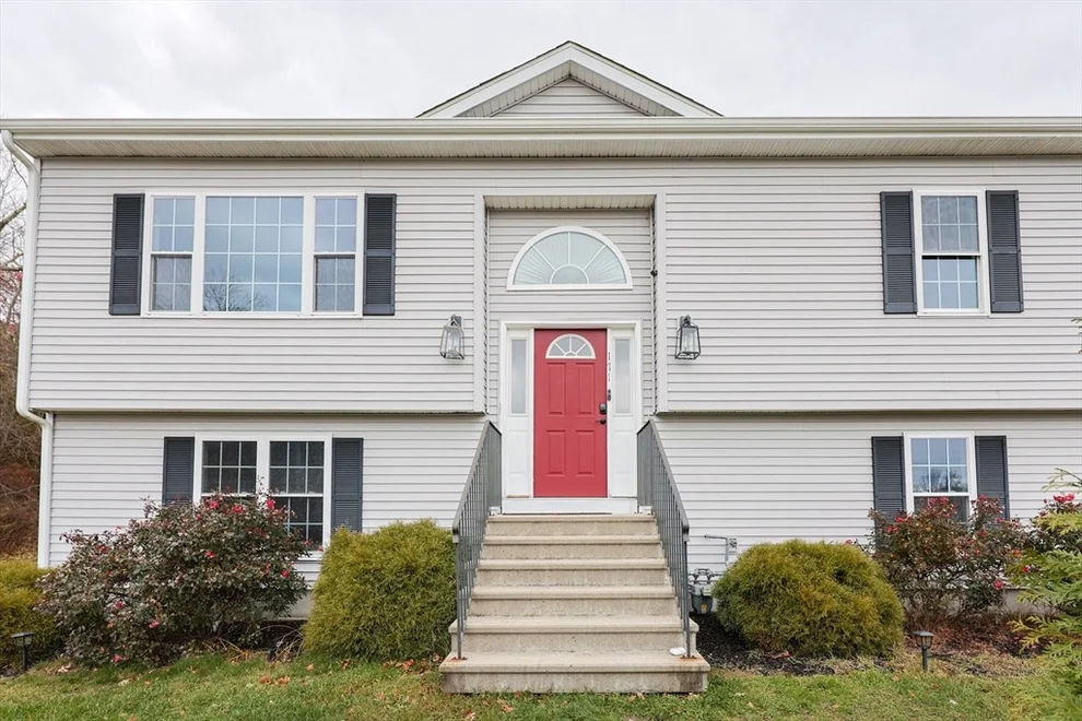 Unit for sale at 171 Marvel St, Swansea, MA 02777