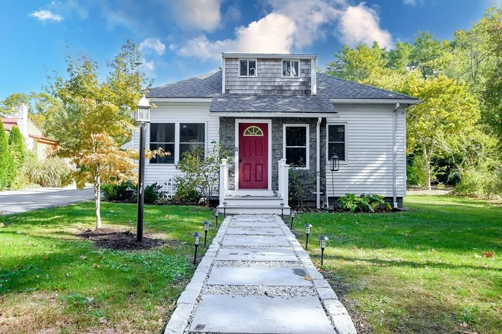 Unit for sale at 5 Hermitage Rd, Marion, MA 02738
