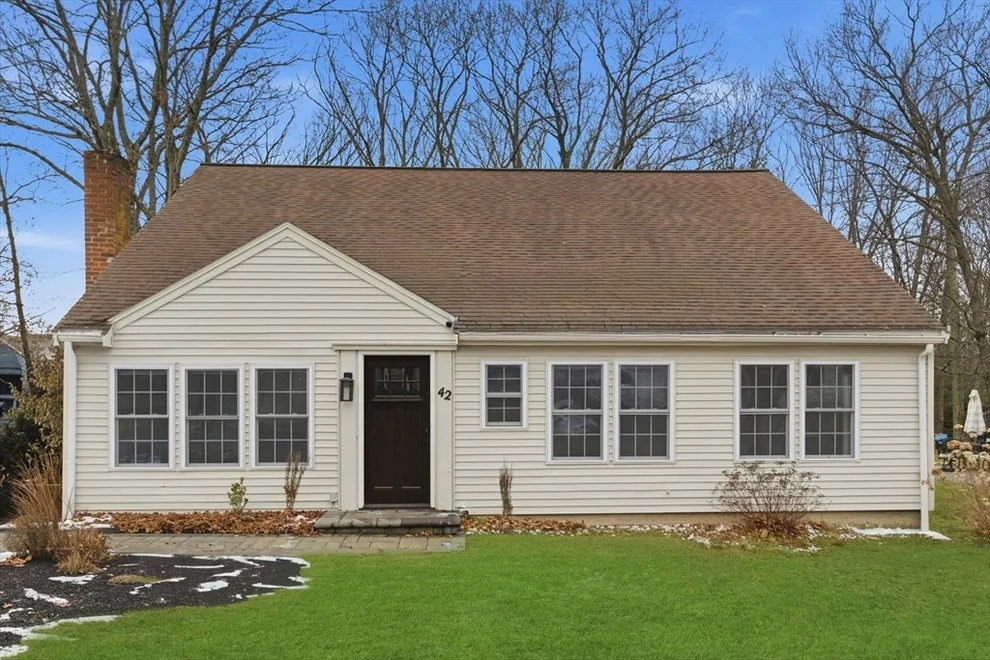 Unit for sale at 42 Oakdale Rd, Canton, MA 02021