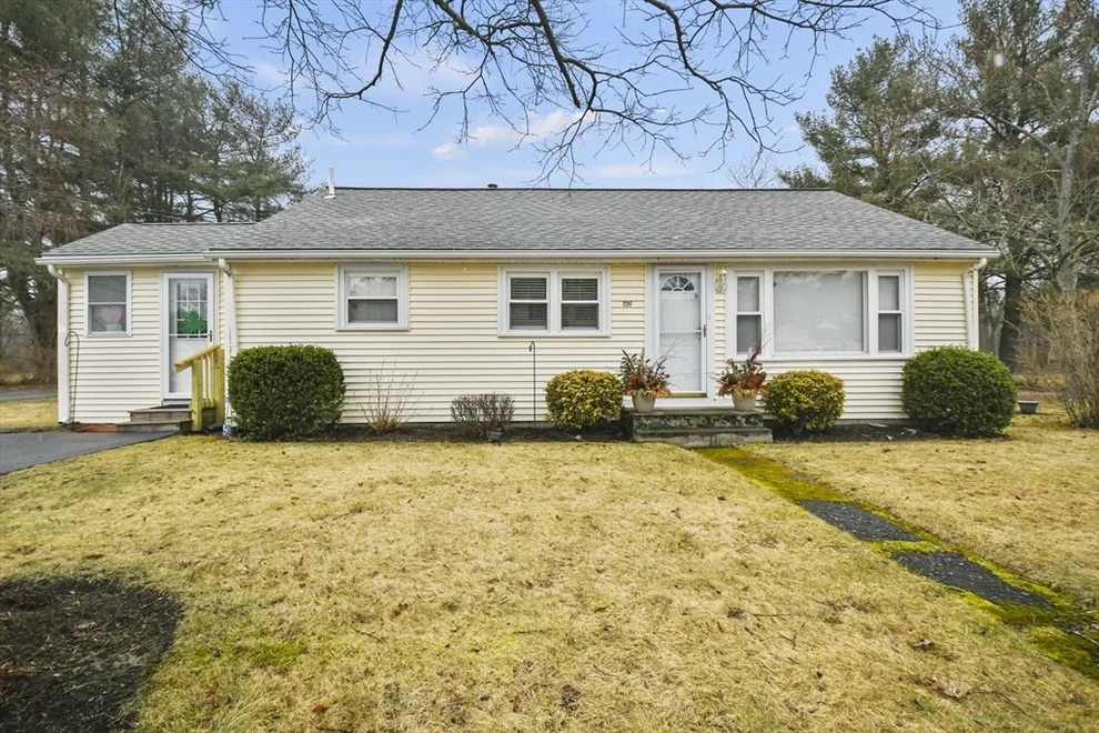 Unit for sale at 226 Oak Street, Shrewsbury, MA 01545