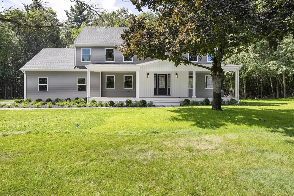 Unit for sale at 14 Cider Mill Rd, Medway, MA 02053