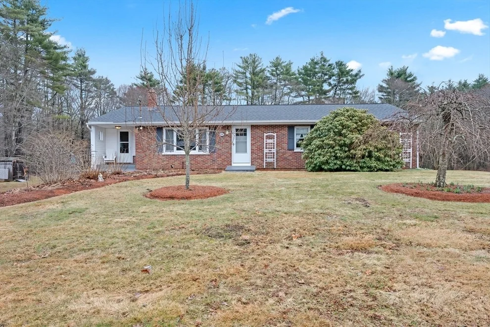 Unit for sale at 208 New Boston Rd, Sturbridge, MA 01566