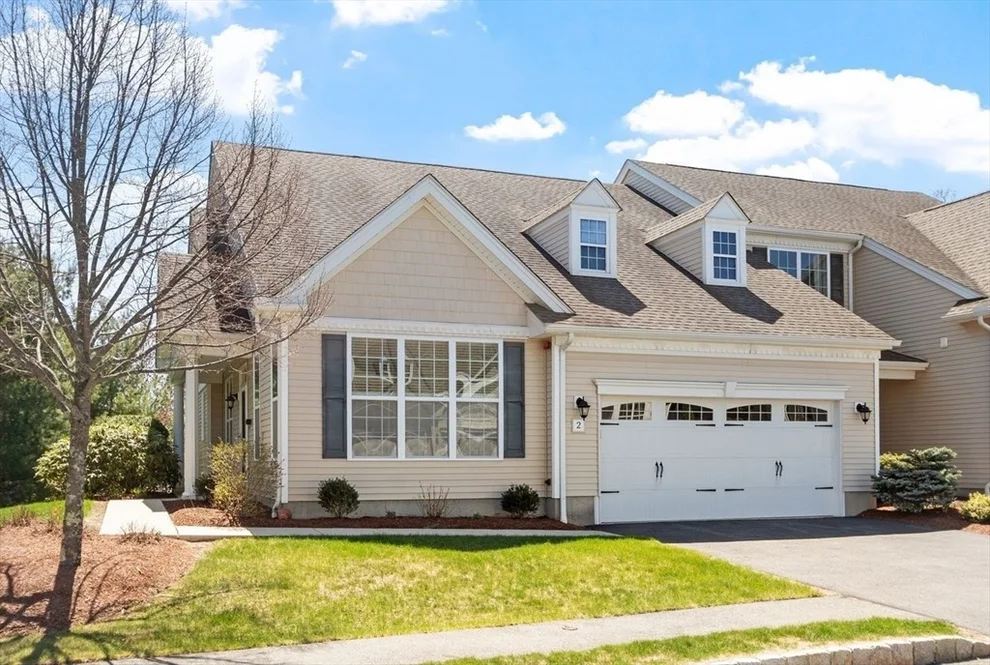 Unit for sale at 2 Hopkins Cir, Methuen, MA 01844