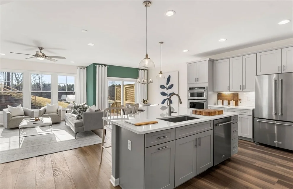 Unit for sale at 18 Emerald Run, Shrewsbury, MA 01545