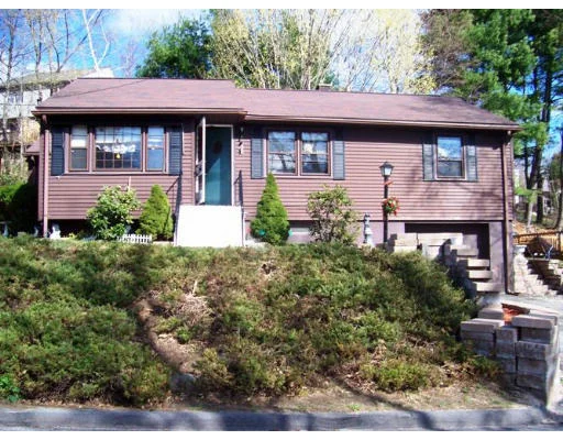 Unit for sale at 77 Gates Lane, Worcester, MA 01603