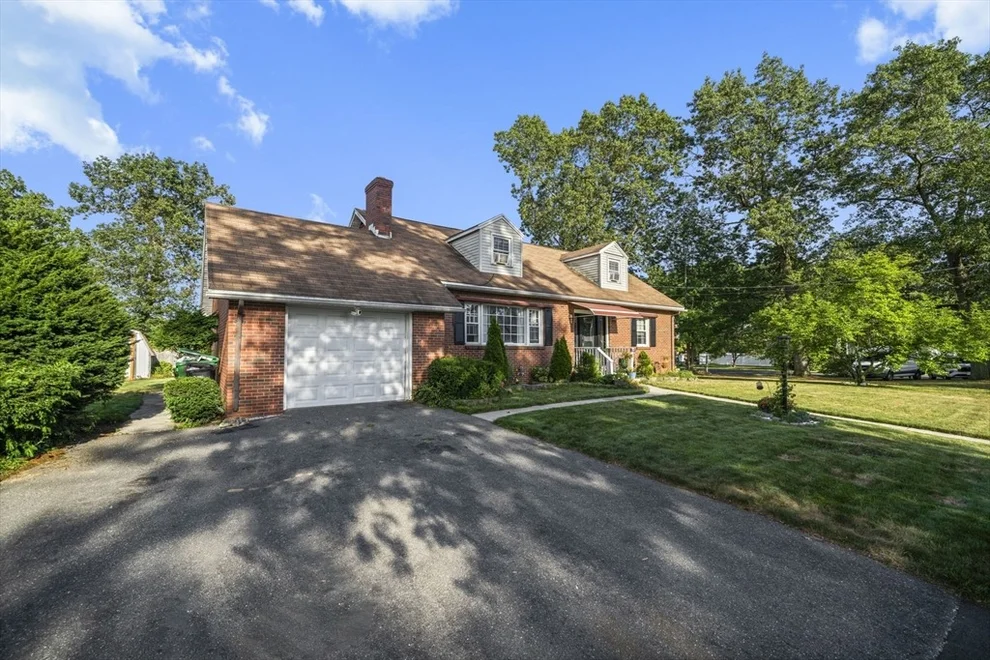 Unit for sale at 255 Moore St, Chicopee, MA 01013