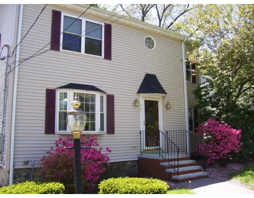 Unit for sale at 407 Grove St, Braintree, MA 02184