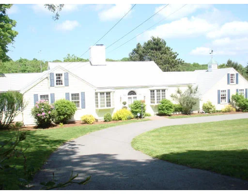 Unit for sale at 52 Wenham Road, Topsfield, MA 01983