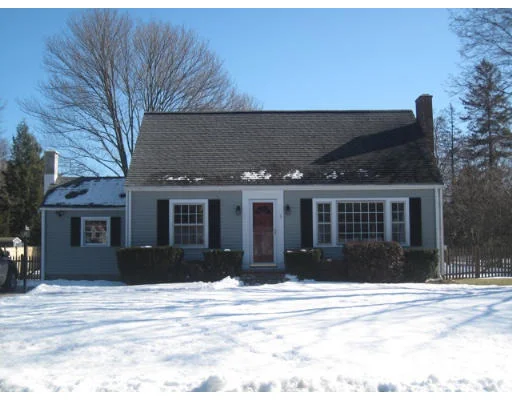 Unit for sale at 5 Remsen Ave, Medfield, MA 02052