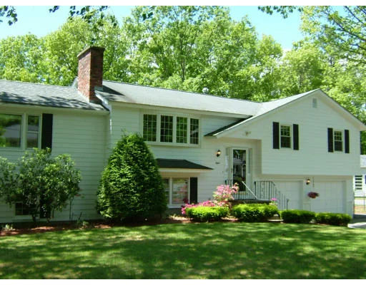 Unit for sale at 8 Sycamore St, Chelmsford, MA 01824