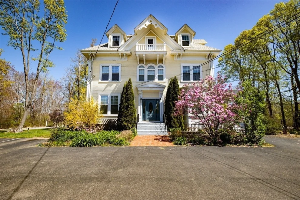 Unit for sale at 156 First Parish Rd, Scituate, MA 02066