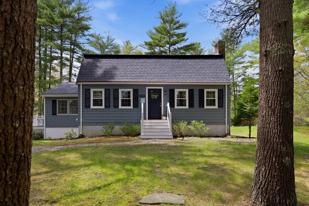 Unit for sale at 117 Pelham St, Pembroke, MA 02359