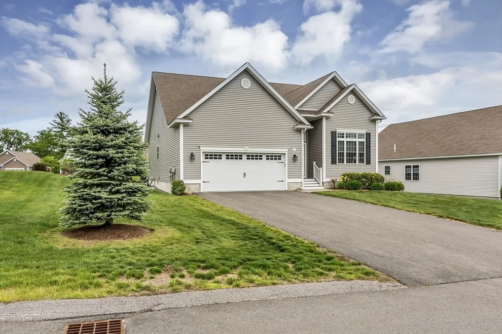 Unit for sale at 1 Honeycrisp Circle, Londonderry, NH 03053
