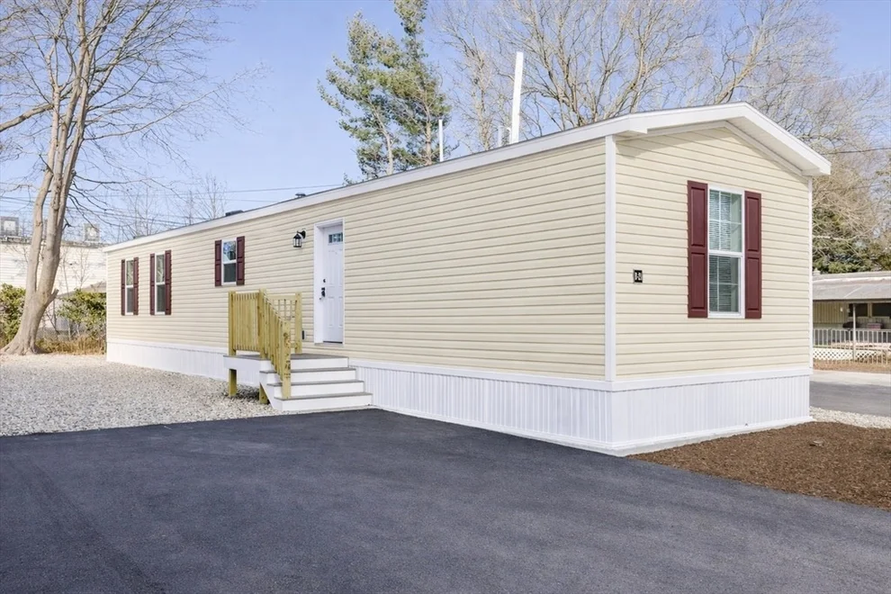 Unit for sale at 1346 Newport Ave, Attleboro, MA 02703
