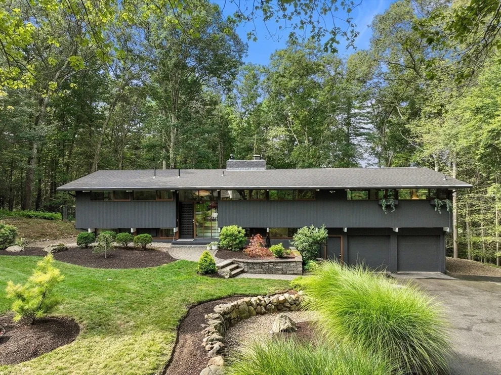 Unit for sale at 43 Willowdale Rd, Topsfield, MA 01983