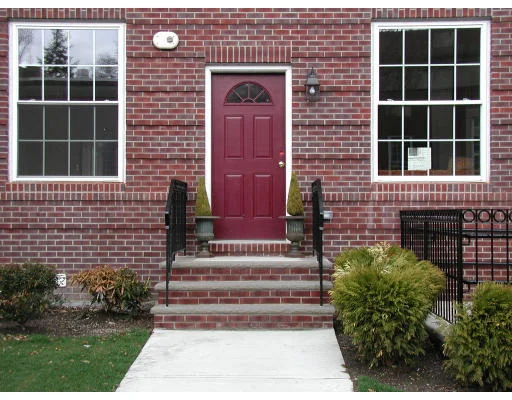 Unit for sale at 317 Main St, Wakefield, MA 01880