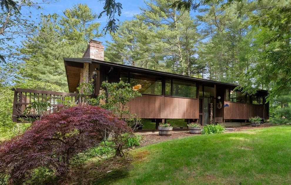Unit for sale at 9 Turtleback Rd, Essex, MA 01929