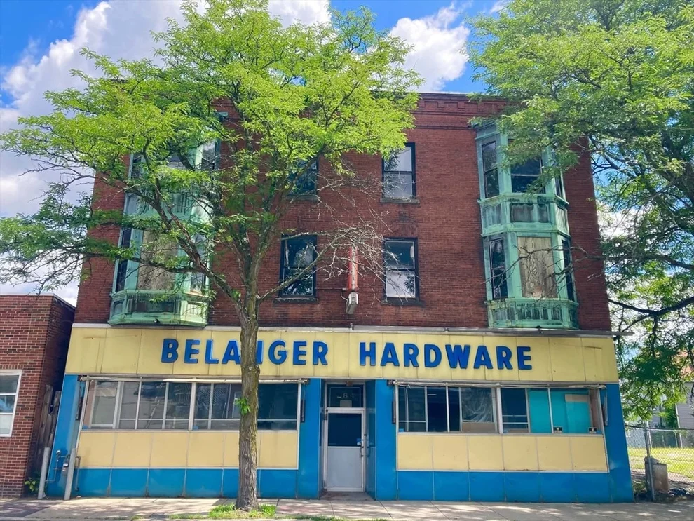 Unit for sale at 284 Water St, Fitchburg, MA 01420