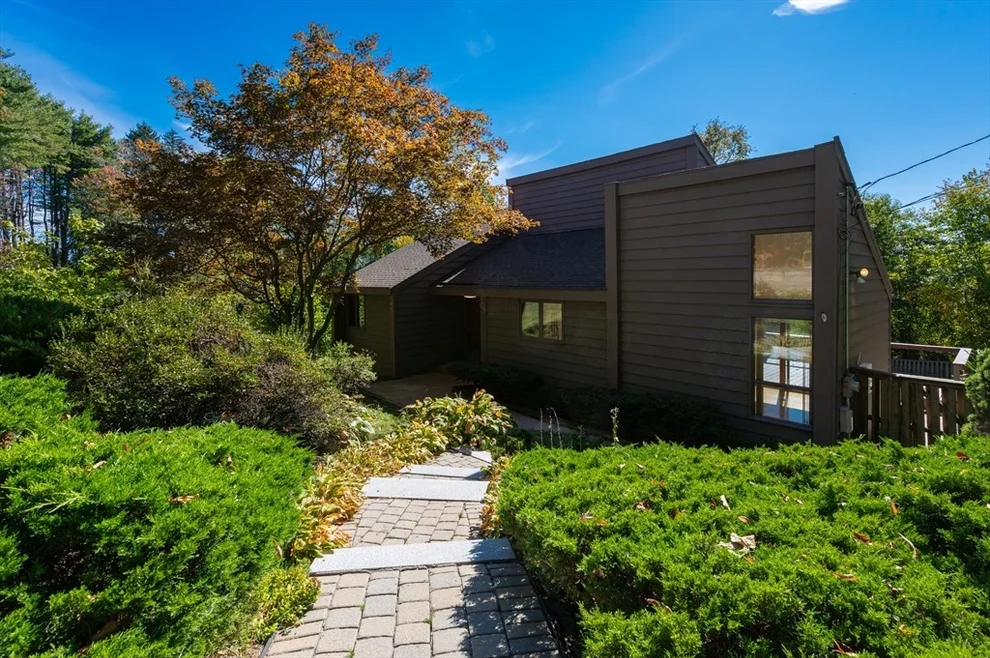 Unit for sale at 31 Edgehill Rd, Haverhill, MA 01830