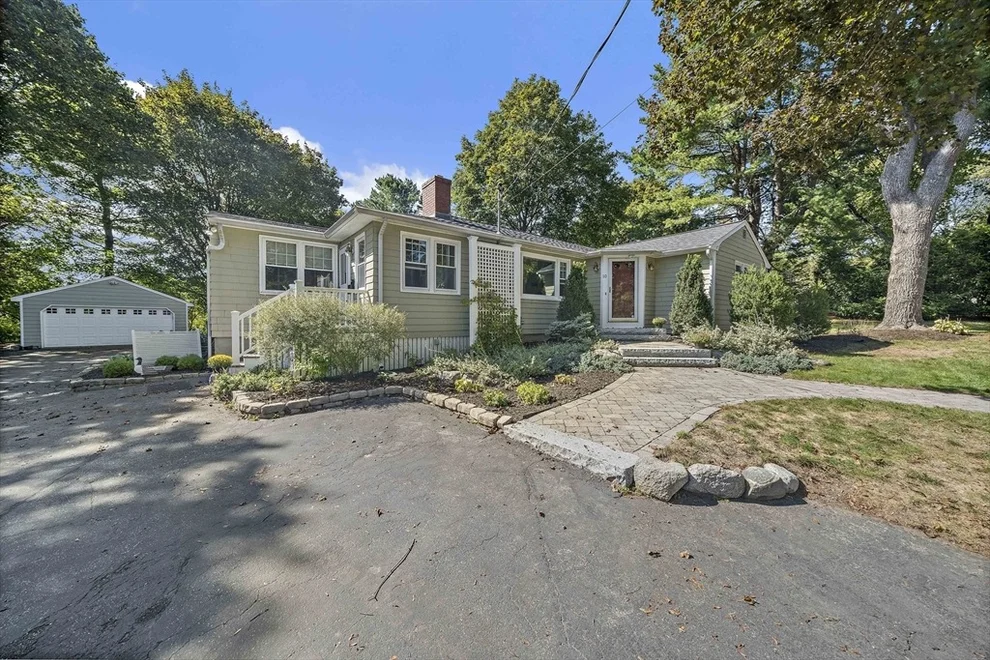 Unit for sale at 10 Newhall Rd, Lynnfield, MA 01940