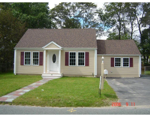 Unit for sale at 11 Davis St, Taunton, MA 02780