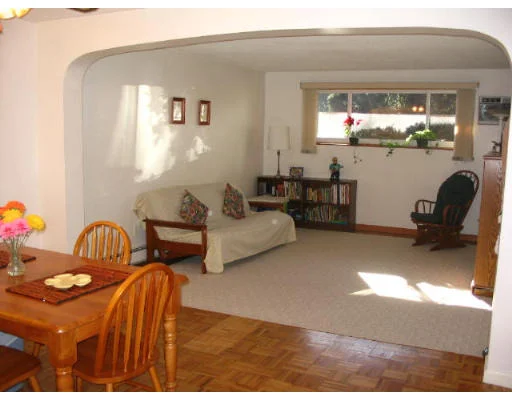 Unit for sale at 73 Charlesbank Rd, Newton, MA 02458