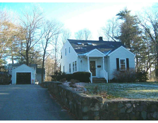 Unit for sale at 11 Crest Rd, Lynnfield, MA 01940