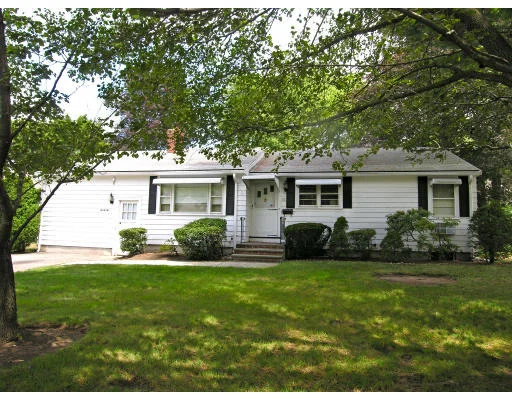 Unit for sale at 32 Jarvis Circle, Needham, MA 02494